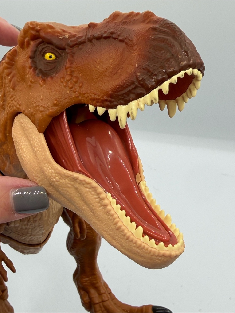 Jurassic Park T-Rex World 2017 Mattel Thrash 'N Throw Roaring Stomp Dinosaur 22"